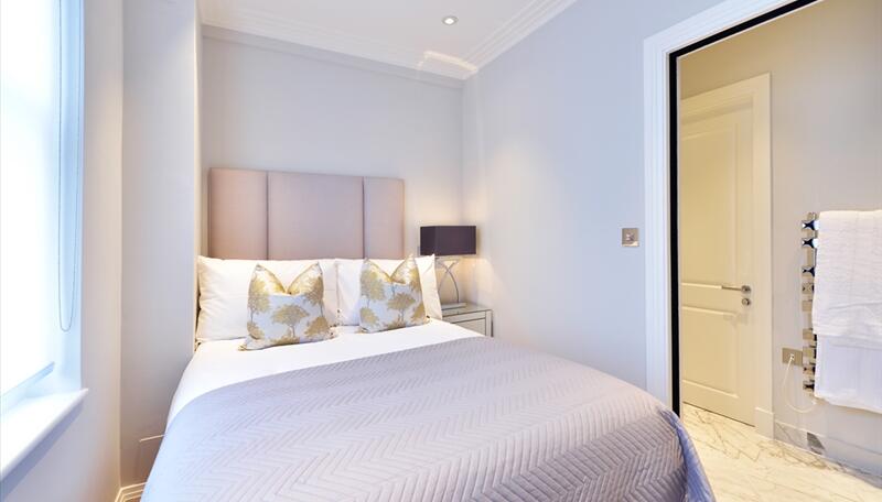 1 bed property in 39 Hill Street, London, London